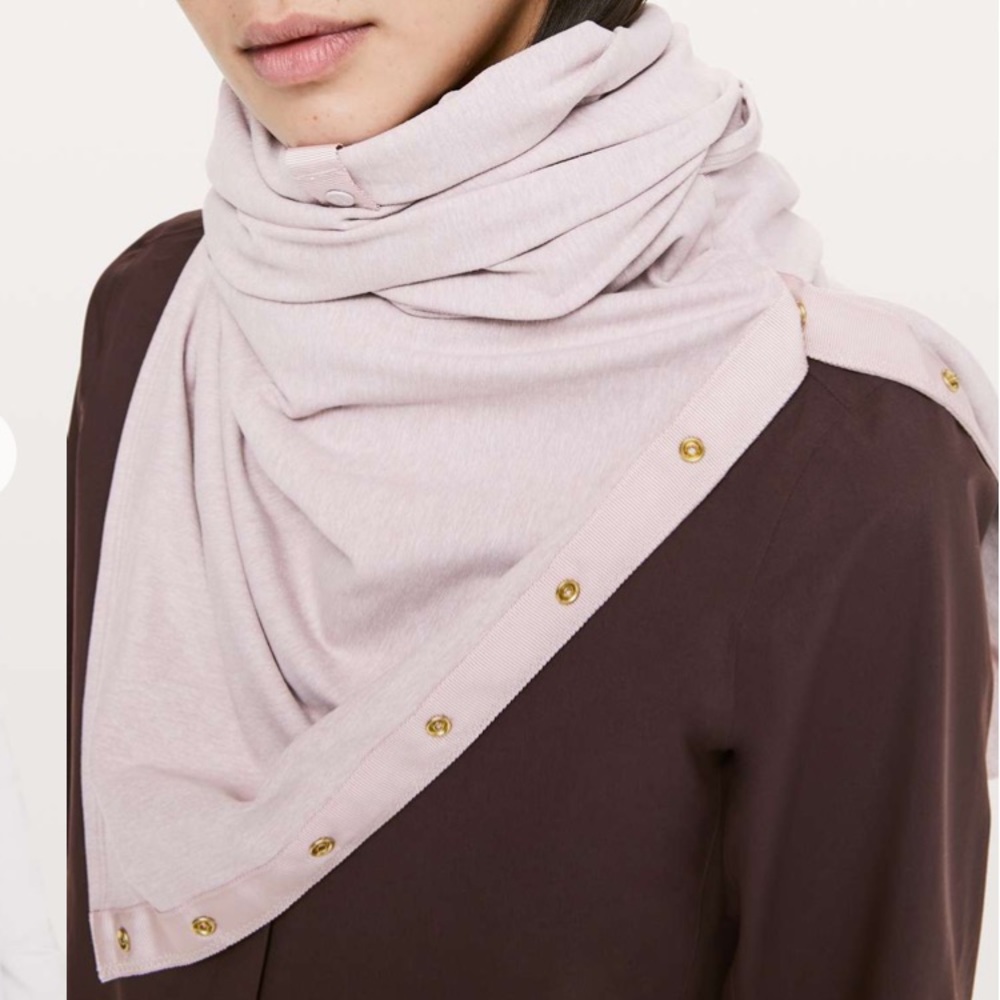 NWT Smoky blush vinyasa scarf lululemon mauve